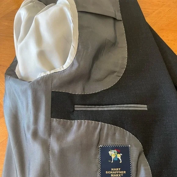 Like New Hart Schaffner Marx Gray Wool and Silk Blazer Size 44L